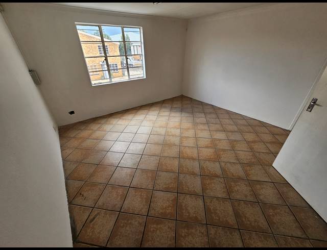 264M² FACTORY TO LET IN ANDERBOLT